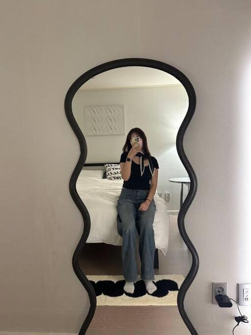Monoroom Sillim Station 3min, High Floor View, Gangnam Station, Hongdae Station 20min, Airport Bus Stop 7min, Bedding * Seoul