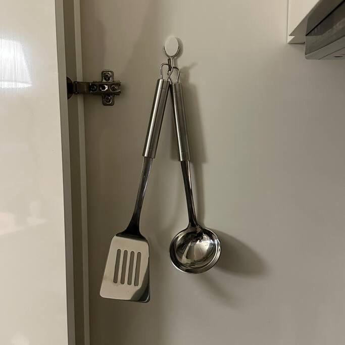 Monoroom Sillim Station 3min, High Floor View, Gangnam Station, Hongdae Station 20min, Airport Bus Stop 7min, Bedding Villa