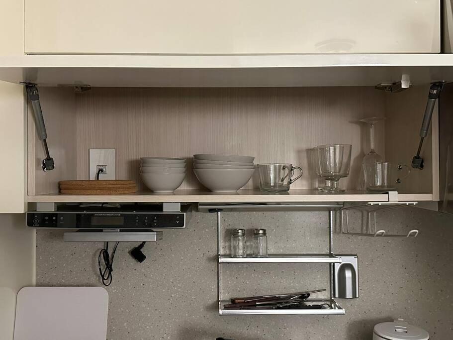 Monoroom Sillim Station 3min, High Floor View, Gangnam Station, Hongdae Station 20min, Airport Bus Stop 7min, Bedding *
